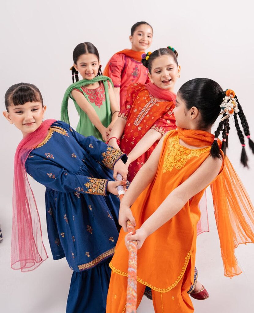 KIDS WEAR